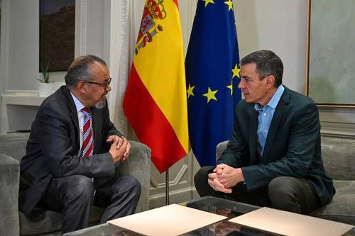 Crucero-MV-Hondius-llega-a-Tenerife-tras-brote-de-hantavirus-autoridades-inician-evacuacion-1