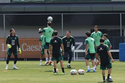 El-Tricolor-inicia-concentracion-en-el-CAR-Aguirre-advierte-que-quien-no-se-presente-quedara-fuera-del-Mundial