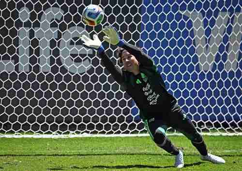 Guillermo-Ochoa-busca-su-sexta-convocatoria-y-dice-Me-lo-tengo-que-ganar