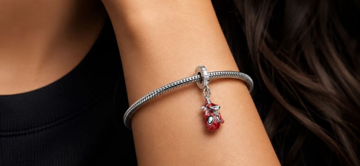 Pandora-lanza-charms-de-Spider‑Man-dentro-de-su-coleccion-Marvel