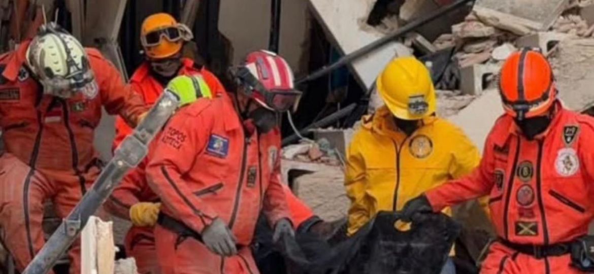 Rescatistas-mexicanos-Topos-Azteca-permaneceran-en-Caracas-tras-los-sismos-reportan-deteccion-termica-en-Palos-Grandes