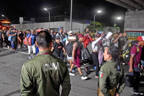Caravana-migrante-Suenos-sin-Fronteras-llega-a-Escuintla-tras-cuatro-dias-de-caminata