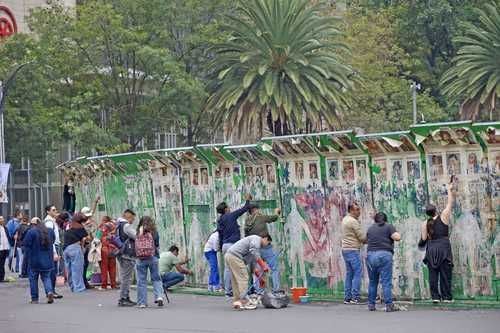 Colectivos-de-desaparecidos-propondran-al-EZLN-un-encuentro-en-la-Glorieta-del-Ahuehuete