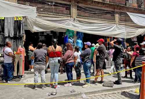 Compras-de-ultimo-momento-saturan-el-Centro-Historico-por-el-regreso-a-clases