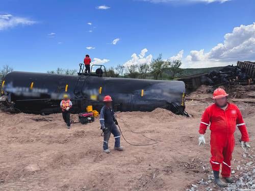Descarrilamiento-de-Ferromex-derrama-cerca-de-59-mil-litros-de-quimico-en-Naco-Sonora