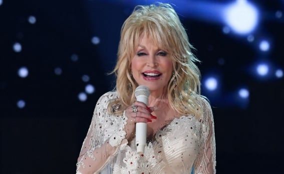 Dolly-Parton-revela-que-enfrenta-problemas-de-salud-y-continua-recuperandose