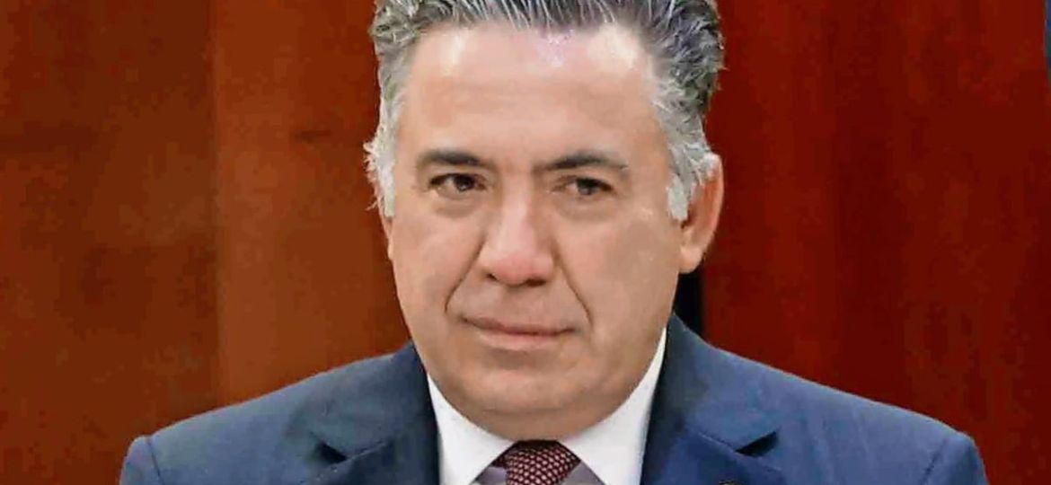 Enrique-Inzunza-reaparece-en-Palacio-de-Gobierno-tras-regreso-de-Rocha-Moya