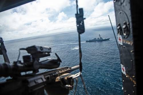 Estados-Unidos-hunde-embarcacion-ecuatoriana-tras-detener-a-14-pescadores-en-el-Pacifico