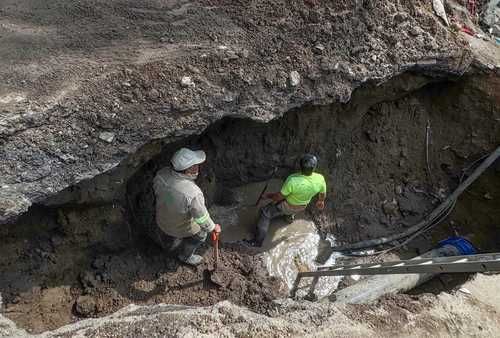 Fugas-provocan-socavon-en-calzada-Ermita-Iztapalapa-continuan-trabajos-de-reparacion