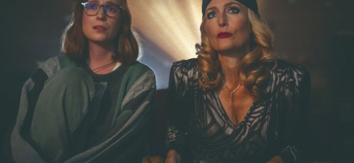 Gillian-Anderson-explora-el-deseo-femenino-en-el-terror-con-Campamento-Miasma