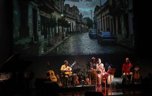Homenaje-a-Mercedes-Sosa-lleva-su-canto-de-resistencia-al-Teatro-Esperanza-Iris