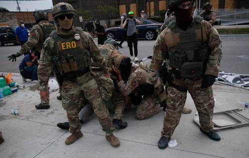 ICE-arresto-a-casi-50-mil-personas-en-julio-un-record-durante-el-segundo-mandato-de-Trump