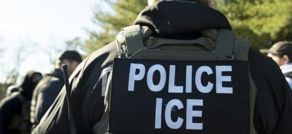 ICE-equipara-con-camaras-corporales-a-sus-agentes-para-finales-de-septiembre-pero-decidira-que-videos-divulgar