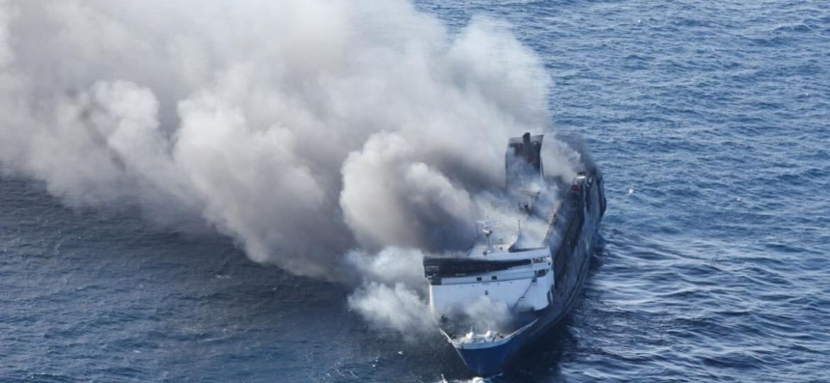 Incendio-en-ferry-de-Indonesia-deja-cinco-muertos-y-41-desaparecidos