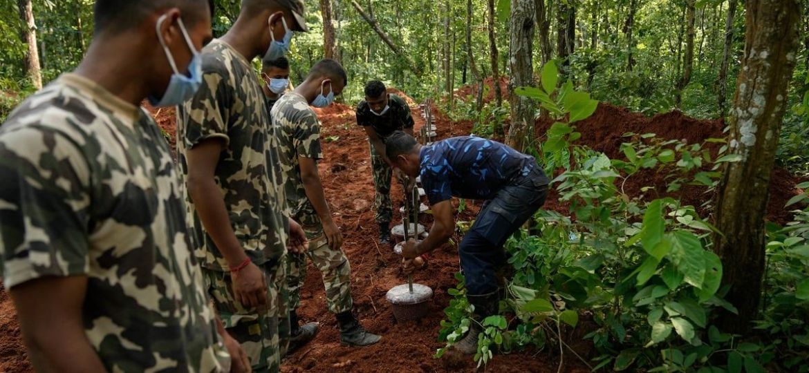 Inundaciones-en-Nepal-dejan-939-muertos-rescatistas-buscan-sobrevivientes-en-tuneles