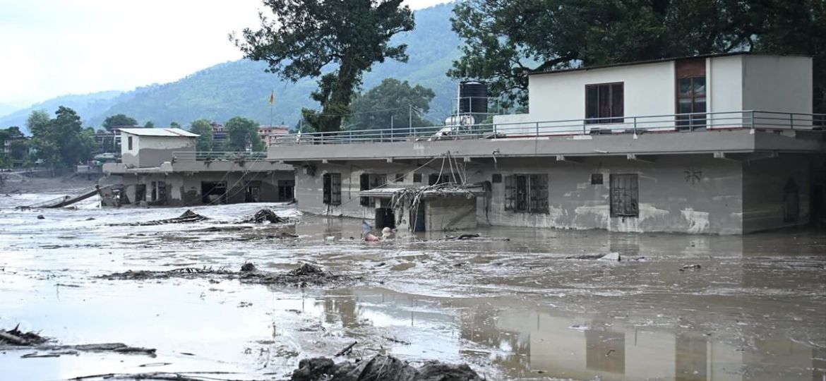 Inundaciones-en-Nepal-dejan-muertos-y-cientos-de-desaparecidos-incluidos-turistas