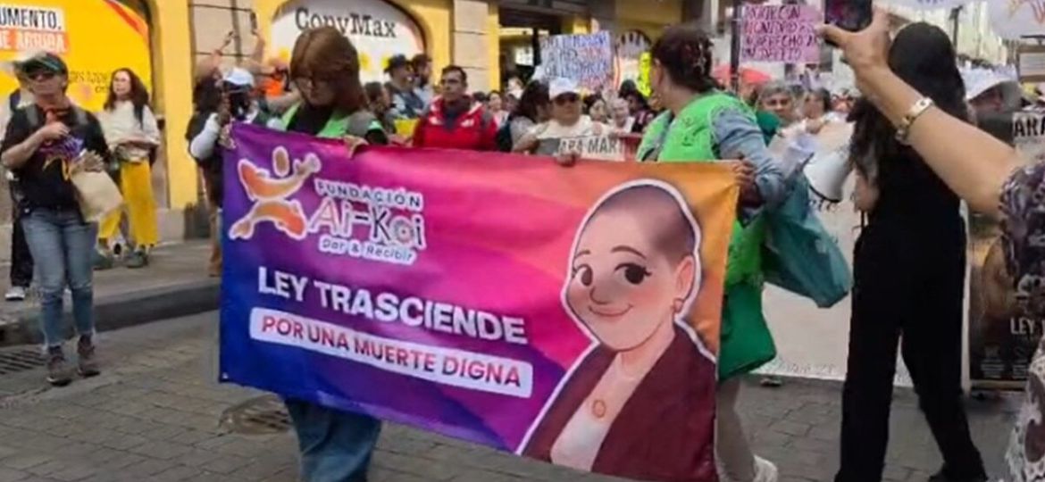 Marchan-en-CDMX-para-exigir-una-ley-de-muerte-digna-en-Mexico