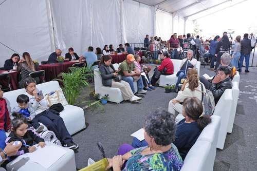 Mas-de-300-personas-solicitan-apoyo-contra-despojo-de-viviendas-en-el-Zocalo-de-CDMX
