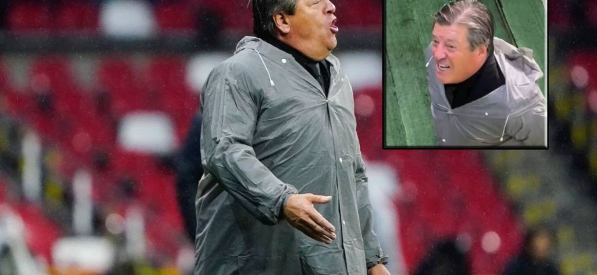 Miguel-Herrera-discute-con-aficionado-tras-el-empate-entre-Atlante-y-Leon