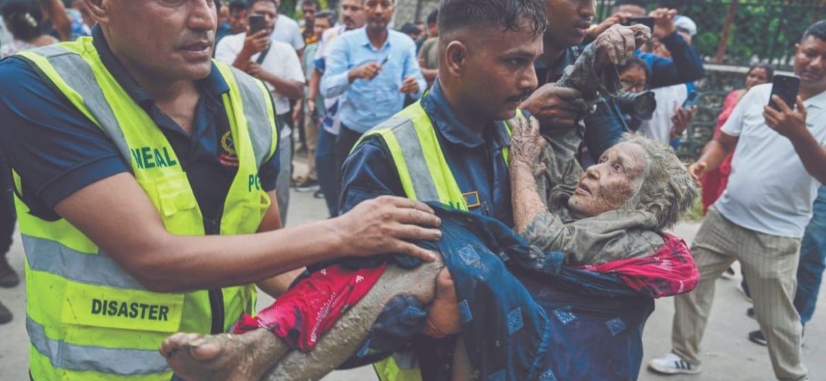 Nepal-eleva-a-538-los-muertos-por-la-riada-y-rescata-a-117-turistas-extranjeros