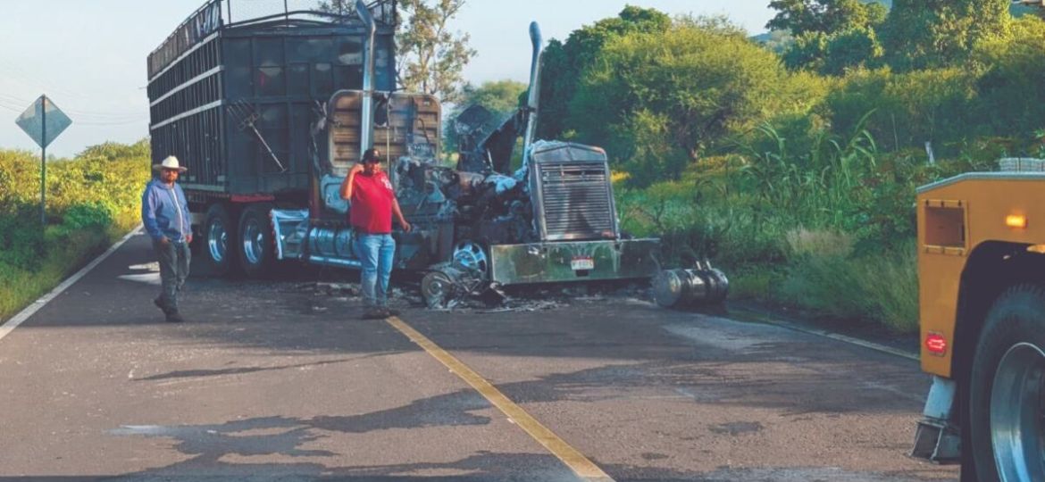 Operativo-contra-el-CJNG-provoca-bloqueos-y-deja-12-detenidos-en-Michoacan