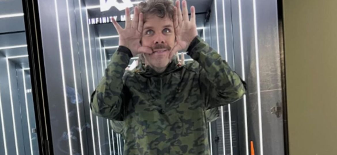 Perez-Hilton-mostraba-mensajes-religiosos-dias-antes-de-su-polemica-transmision-en-vivo