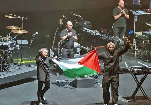Prohiben-el-ingreso-de-Massive-Attack-a-Singapur-tras-ondear-una-bandera-palestina