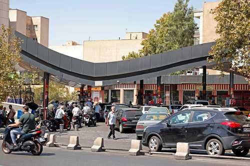 Sanciones-de-EU-provocan-largas-filas-y-temor-por-escasez-de-gasolina-en-Iran