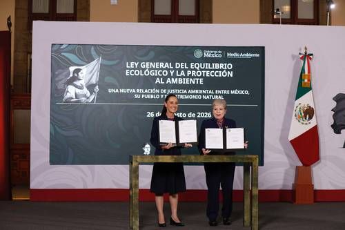 Sheinbaum-firma-iniciativa-para-actualizar-la-ley-ambiental-de-Mexico