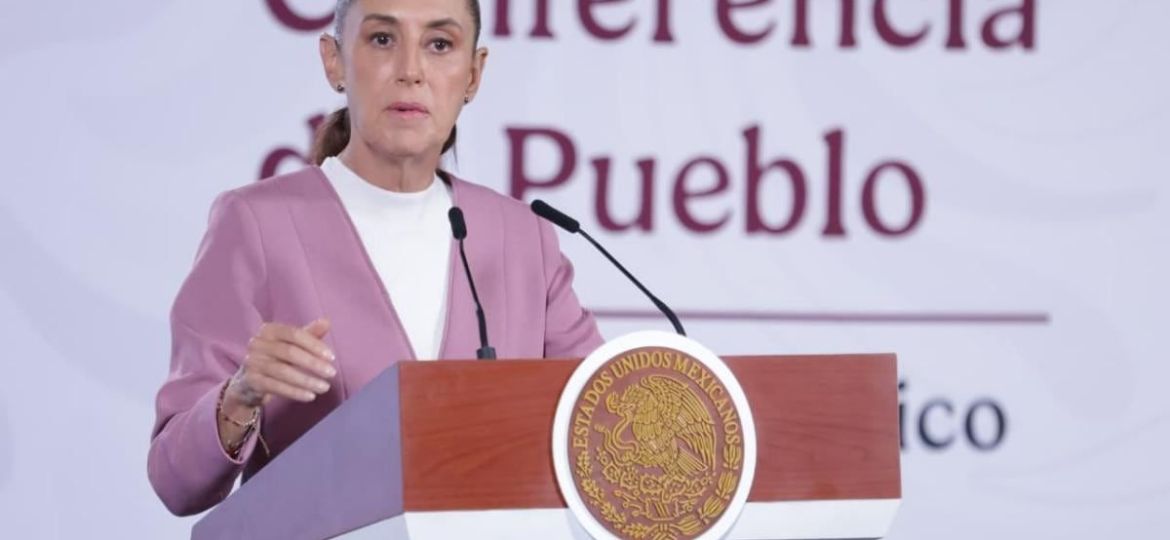 Sheinbaum-informa-nuevas-lineas-de-investigacion-a-familiares-de-los-43-de-Ayotzinapa