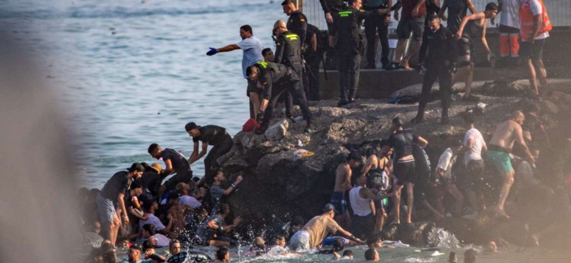 Sube-a-72-la-cifra-de-muertos-por-el-intento-masivo-de-entrar-a-Ceuta