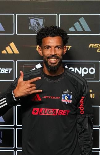 Vozinha-es-presentado-como-nuevo-portero-del-Colo-Colo-de-Chile