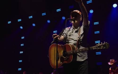 Blue-Rodeo-y-miles-de-fans-reivindican-el-nombre-del-lago-Ontario-ante-la-propuesta-de-Trump