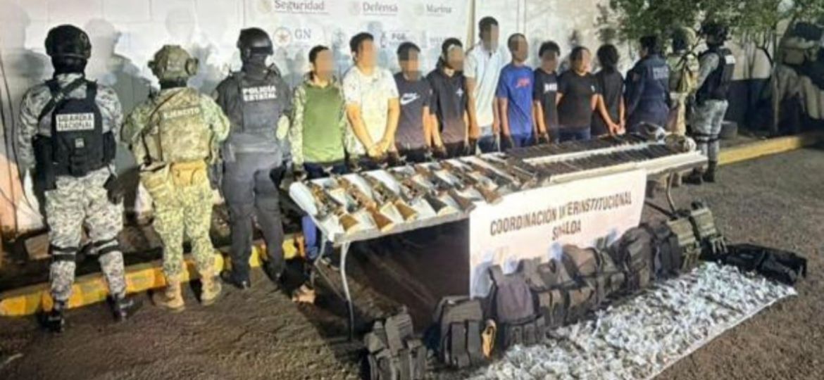 Detienen-a-nueve-personas-con-arsenal-en-El-Rosario-Sinaloa